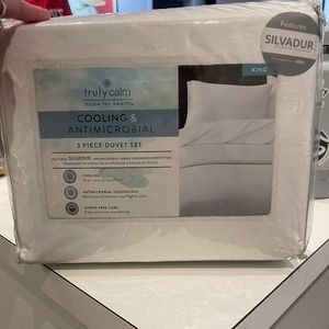 Cooling & Antimicrobial 3 Piece Duvet Set King- Brand New